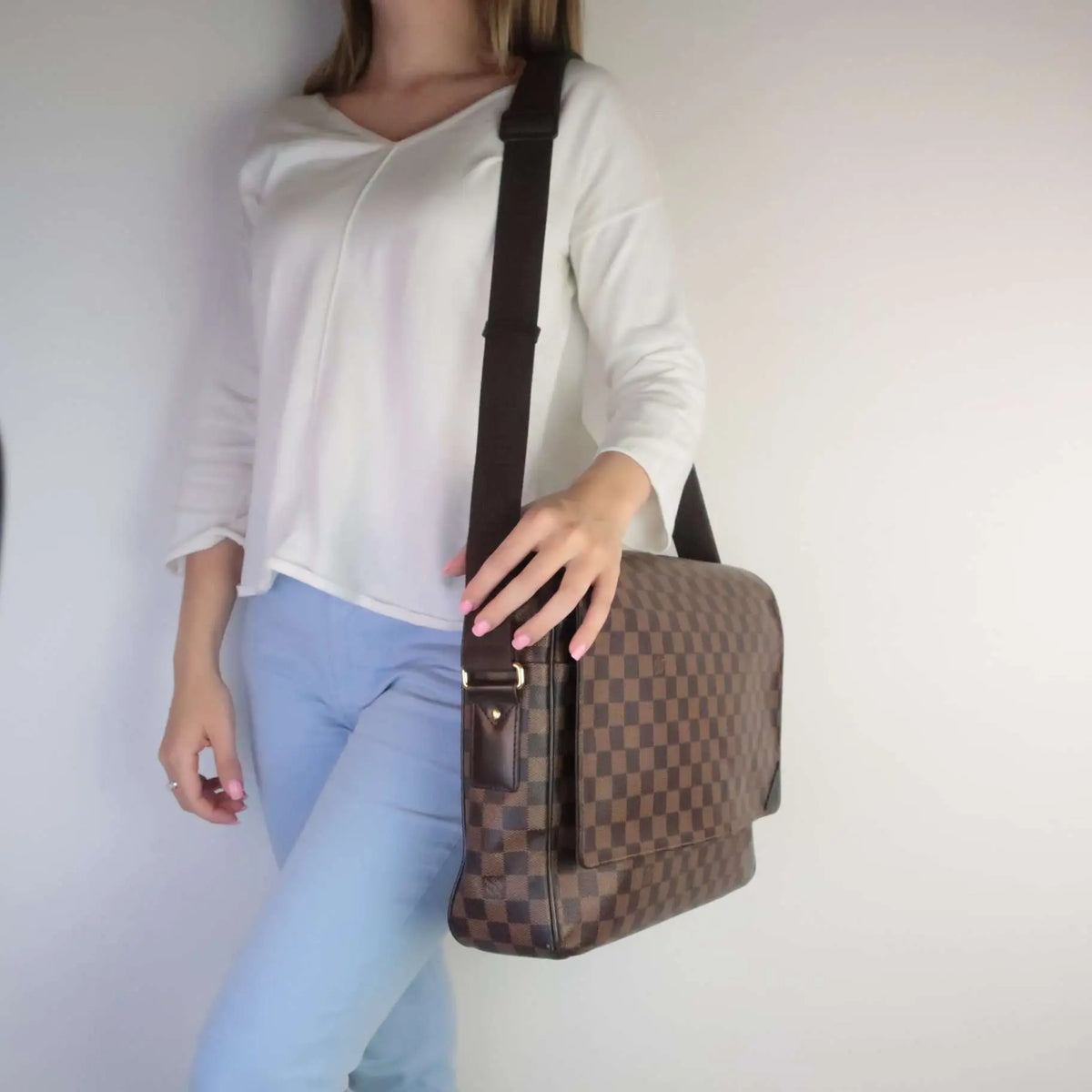 The Messenger Bag Travels With MeLouis Vuitton Hudson GM Bag - Lake Diary