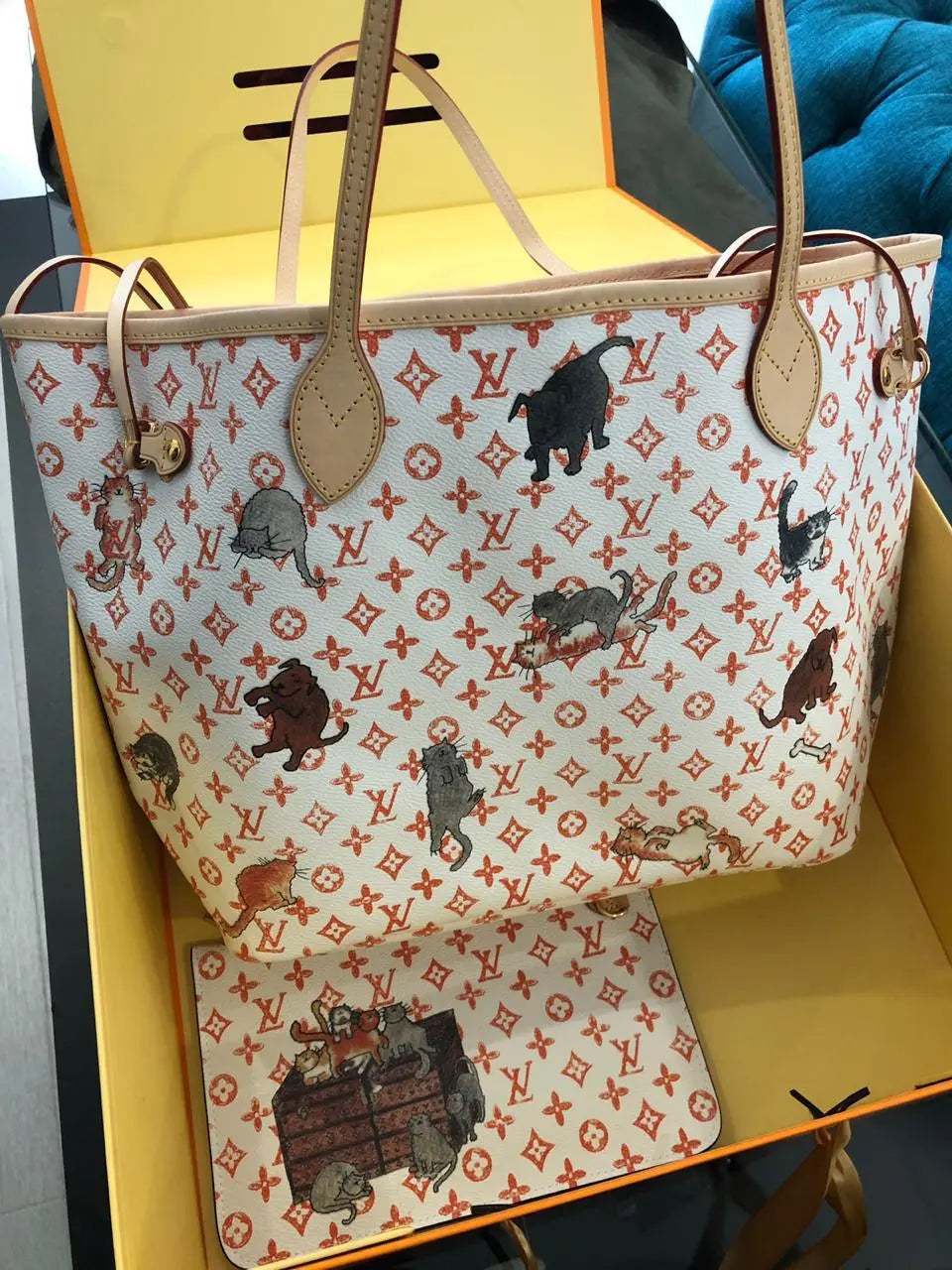Louis Vuitton cat checking in. 😻 : r/cats