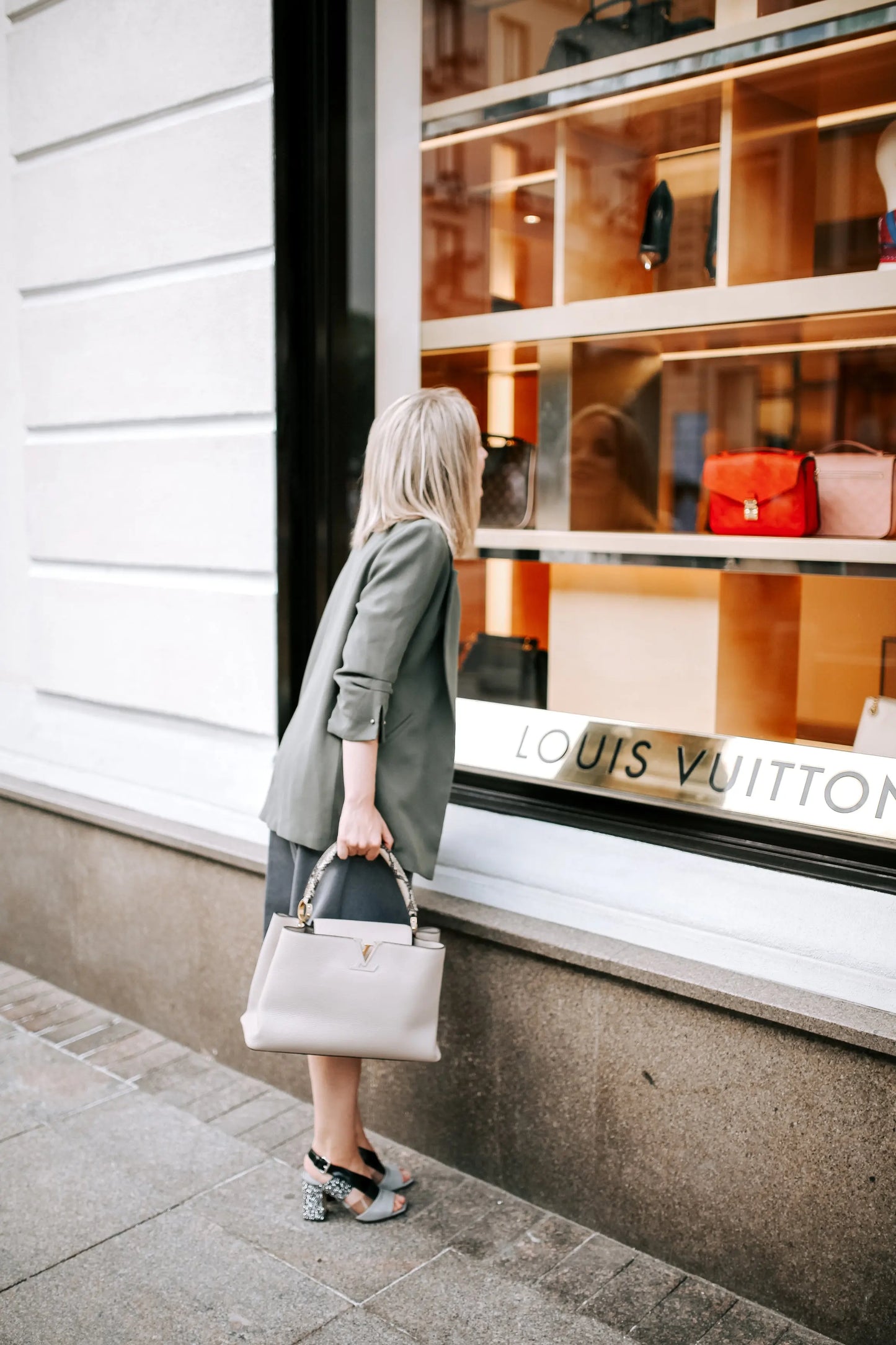 Where Are Popular Louis Vuitton Handbags The Cheapest?
