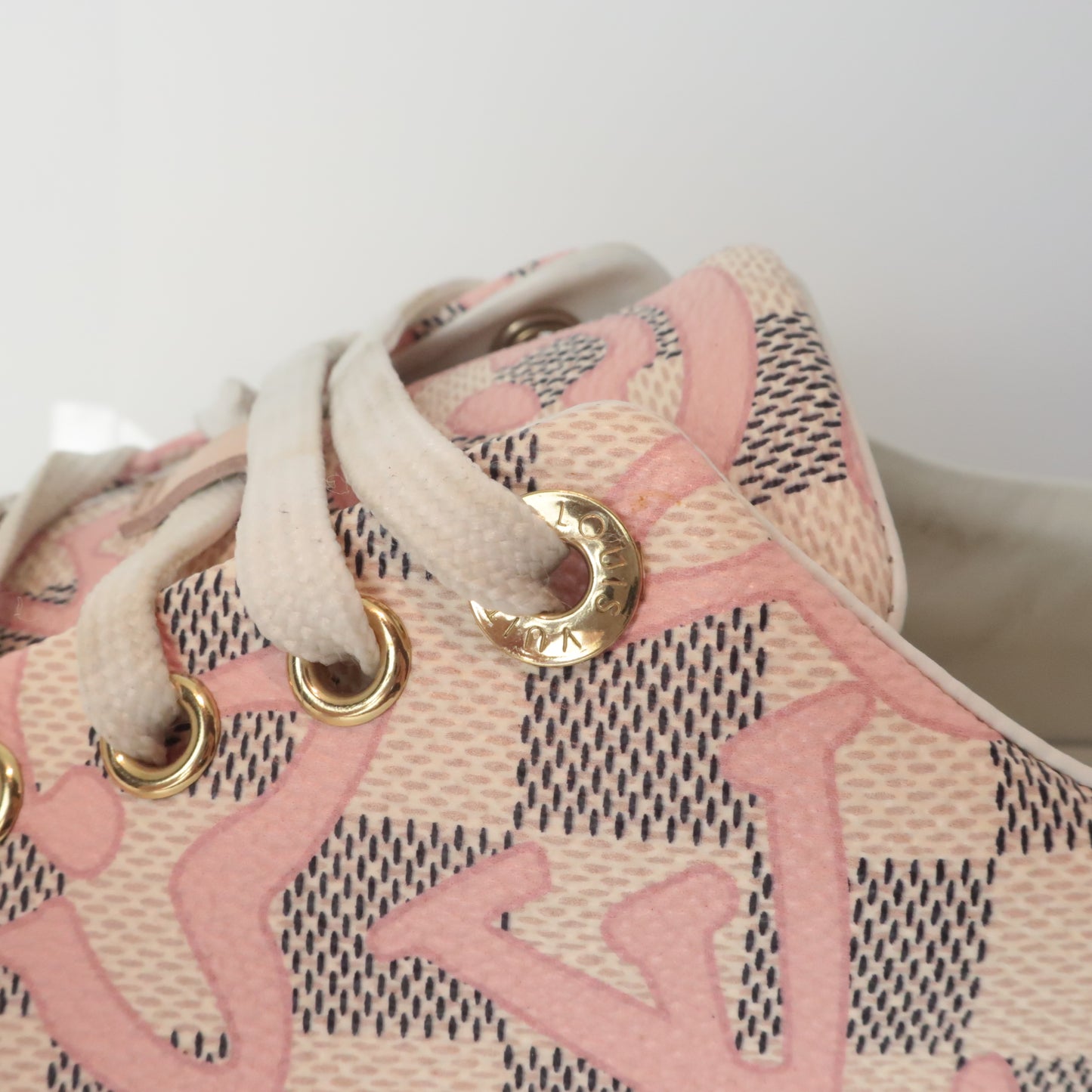 Louis Vuitton Tahitienne Pink Flower Sneakers (774)