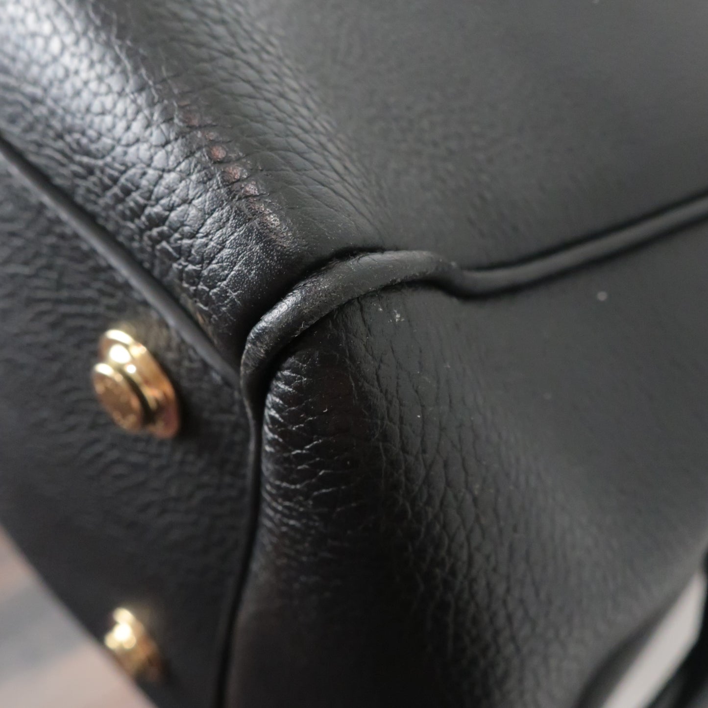 Louis Vuitton Navy Taurillion Leather Capucines MM Sac