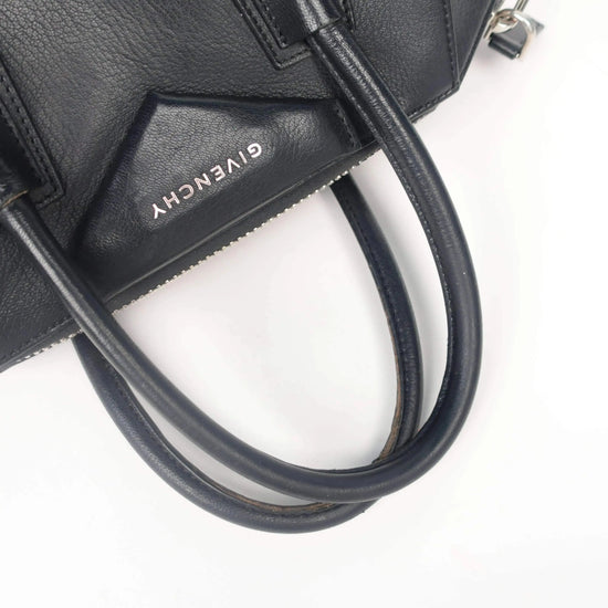 Cargar imagen en el visor de la galería, Givenchy Givenchy Black Leather Small Antigona Satchel LVBagaholic

