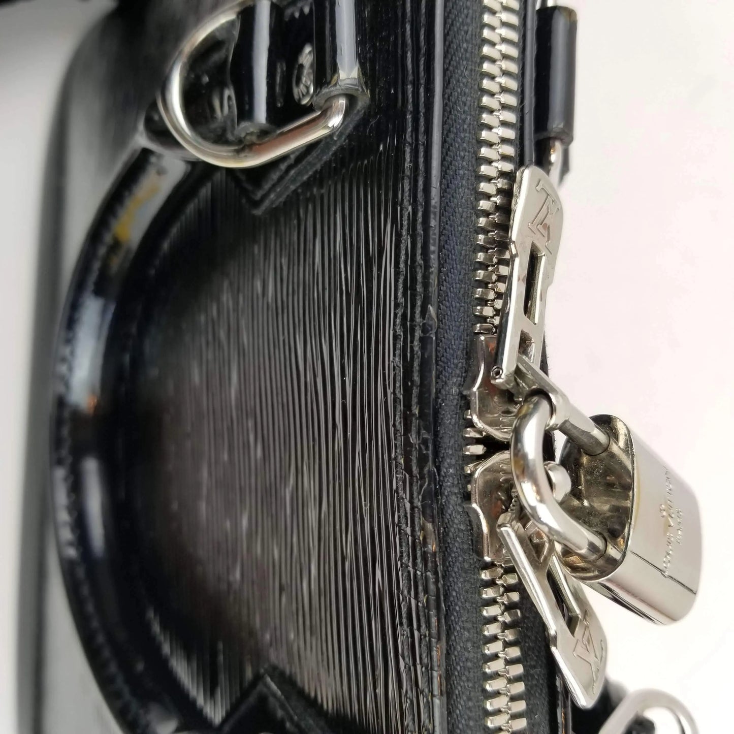 Louis Vuitton Louis Vuitton Alma PM Epi Black Electric LVBagaholic