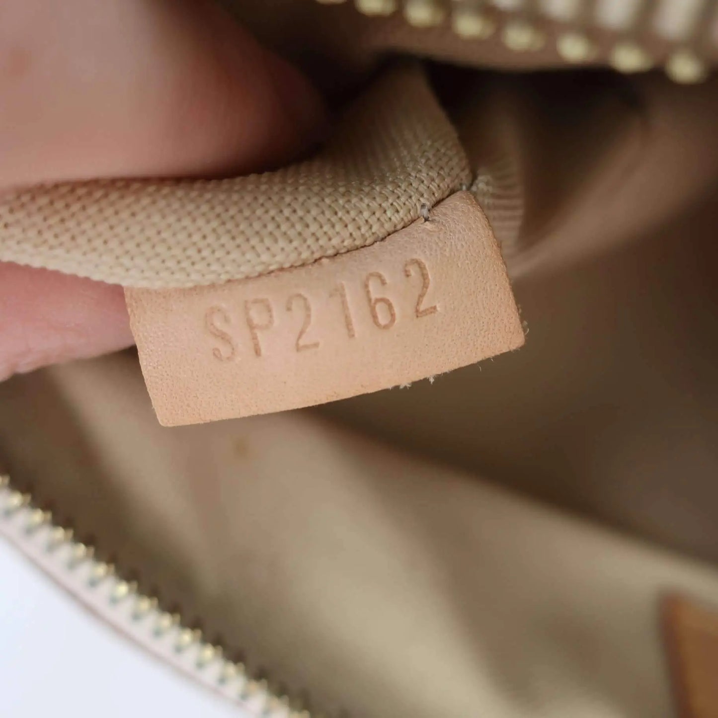 Louis Vuitton Azur Damier Canvas Siracusa PM Bag – Bagaholic