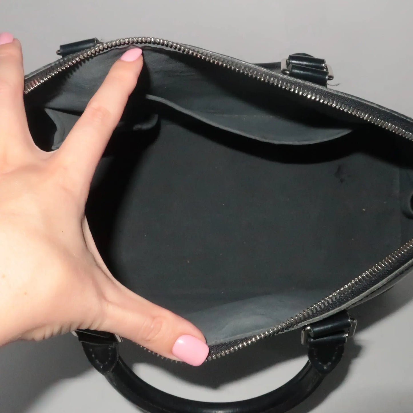 Louis Vuitton Alma MM Black Epi Leather Satchel Handbag – Mills