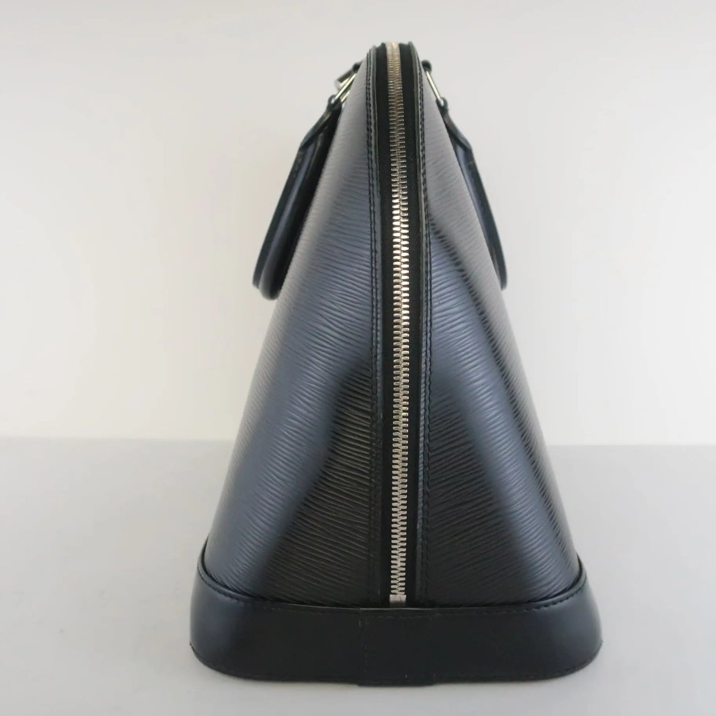 Louis Vuitton Black Epi Leather Alma MM Bag – Bagaholic