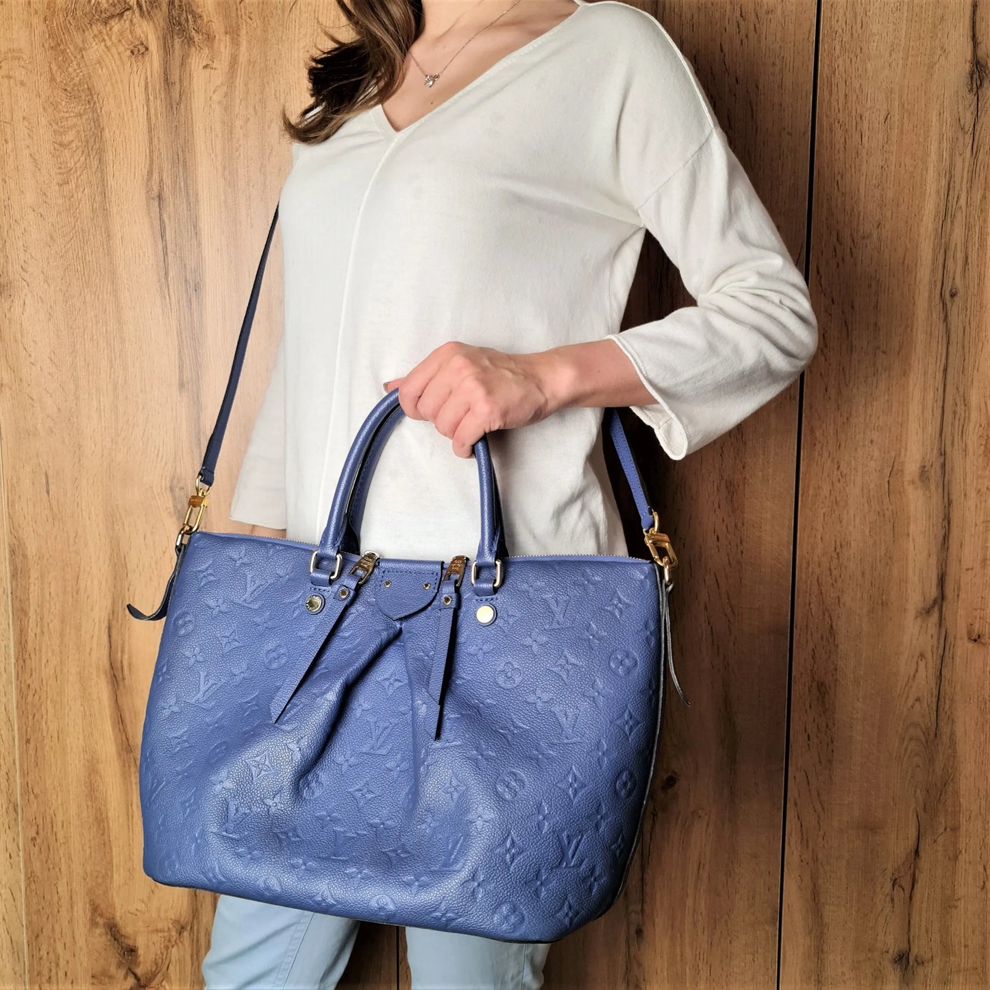 Louis Vuitton Blue Empreinte Leather Mazarine MM Bag – Bagaholic