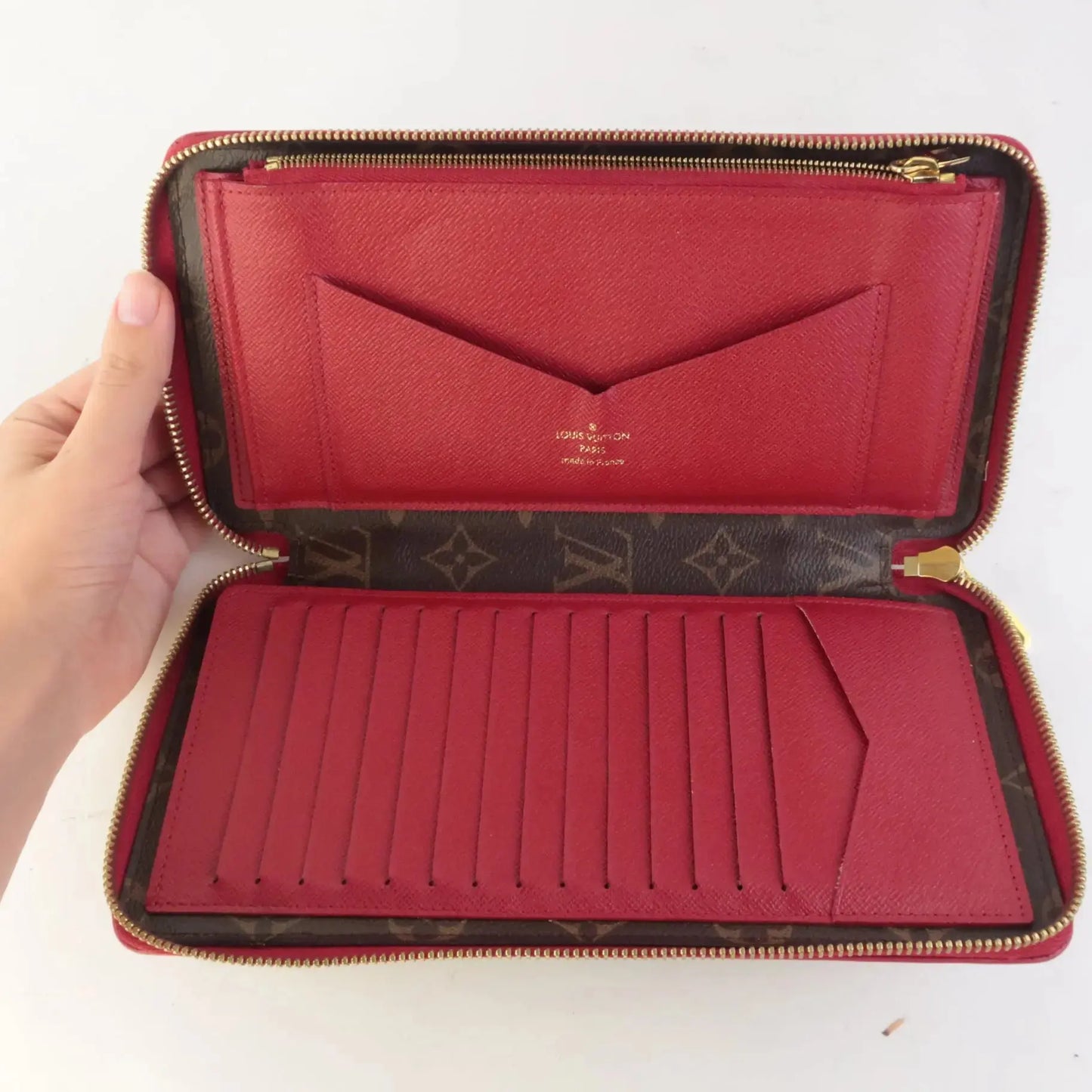 Louis Vuitton Cerise Red Retiro Daily Organizer (726) - ShopperBoard