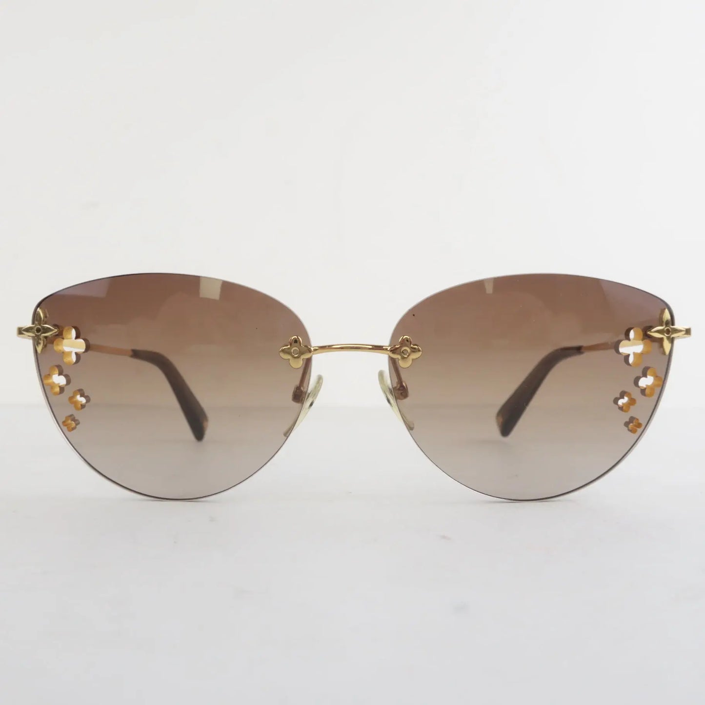 Load image into Gallery viewer, Louis Vuitton Louis Vuitton Goldtone Desmayo Cat Eye Sunglasses (671) LVBagaholic
