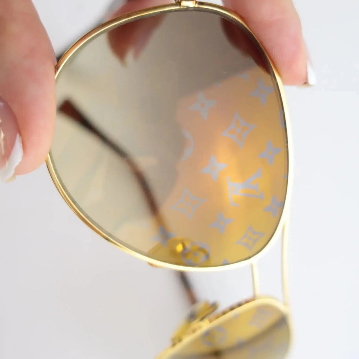 Cargar imagen en el visor de la galería, Louis Vuitton Louis Vuitton Goldtone Monogram Conspiration Pilote Sunglasses (648) LVBagaholic
