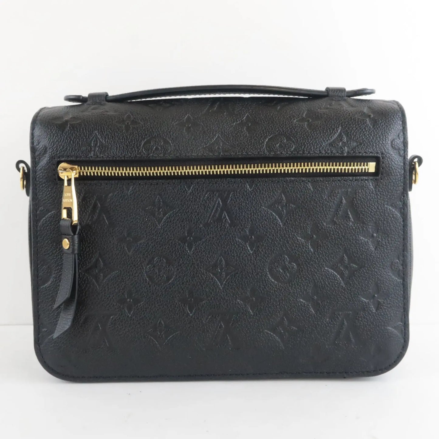 Louis Vuitton Pochette Metis Handbag in Empreinte Noir Full Review and What  Fits Inside