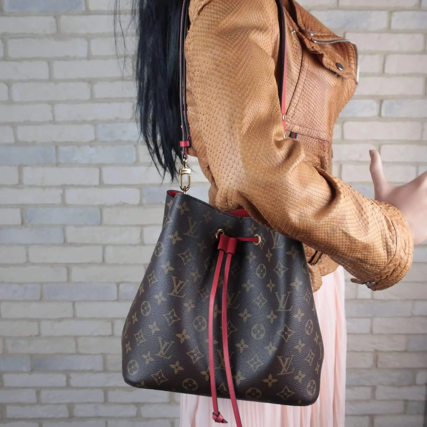 Louis Vuitton Neo Noe Shoulder Bag