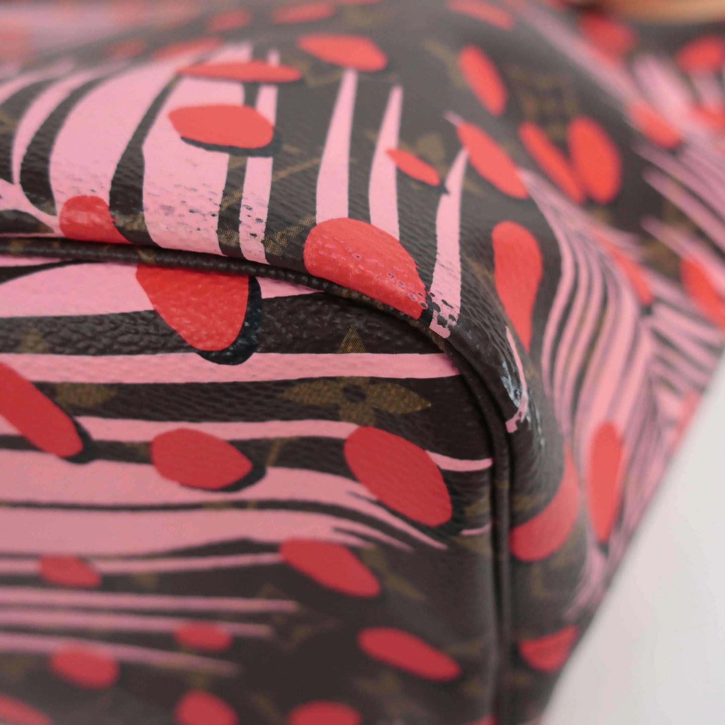 LOUIS VUITTON Monogram Jungle Dots Cosmetic Pouch Sugar Pink Poppy |  FASHIONPHILE