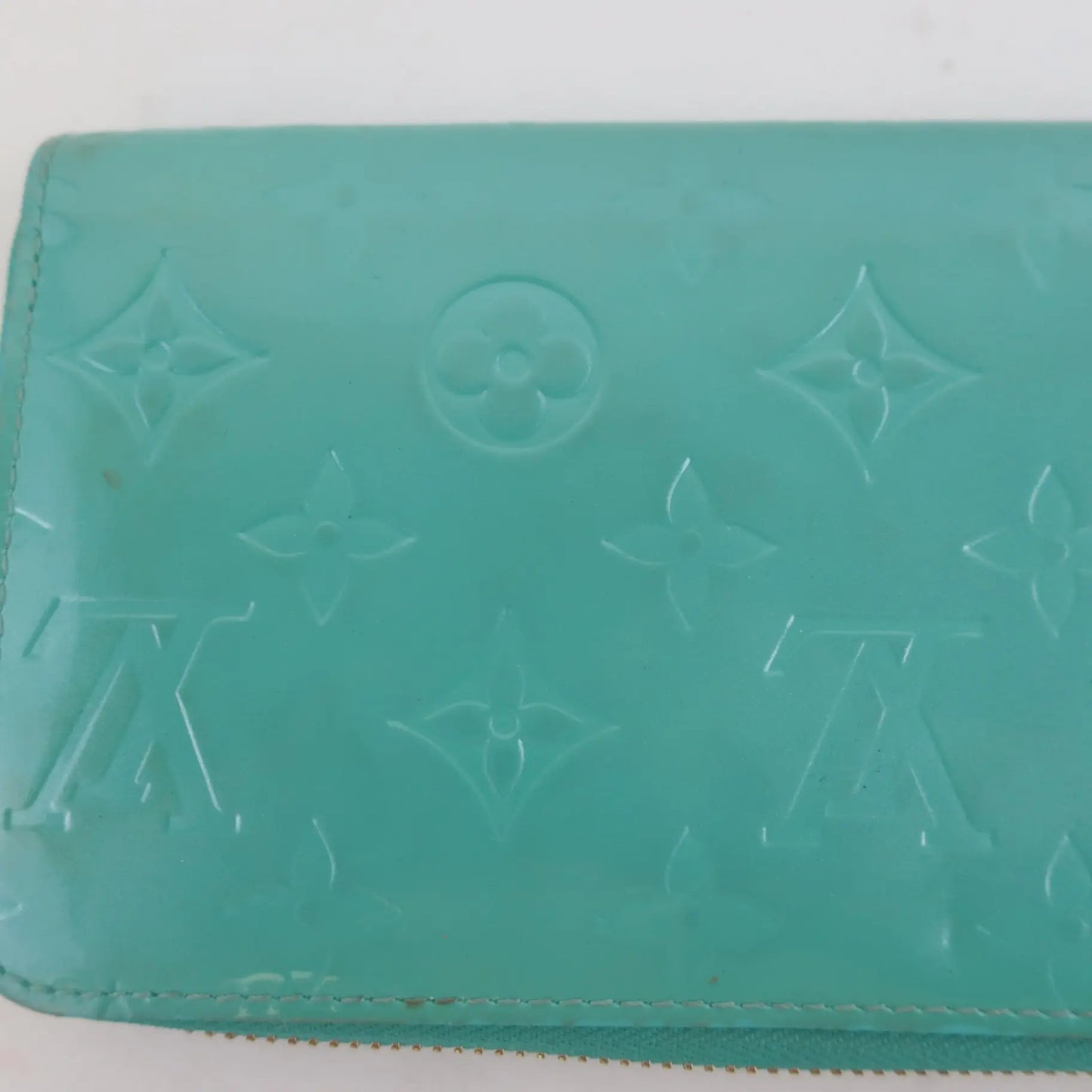 Louis Vuitton Zippy Wallet Round Purse M81512 Turquoise Monogram Coussin
