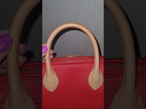 Load and play video in Gallery viewer, Louis Vuitton Epi Speedy Doc BB Crossbody bag
